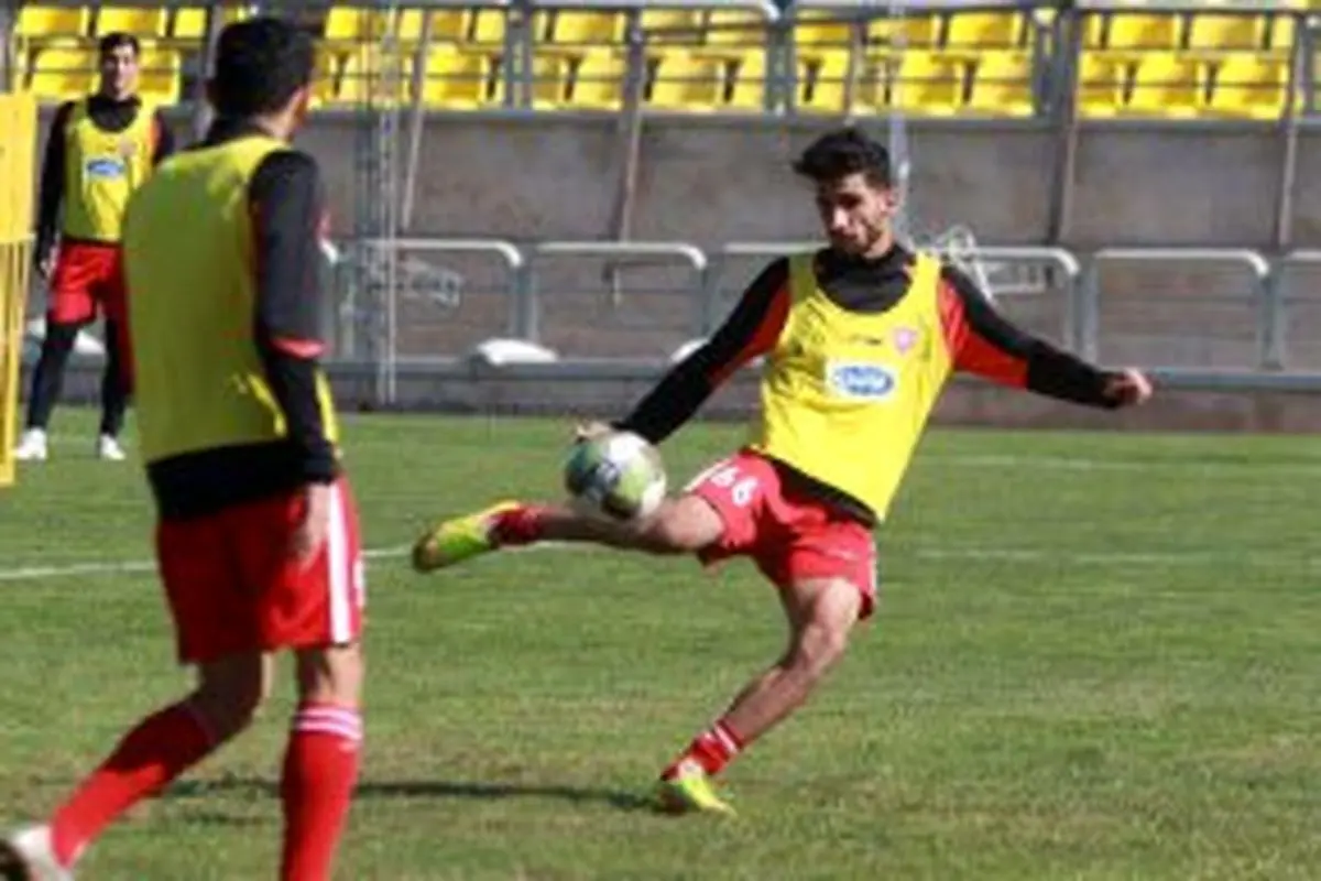 بازیکن پرسپولیس: کالدرون گفت جایی برو که بازی کنی