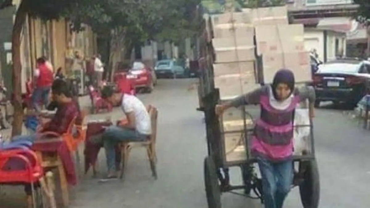 زنی که عکسش مصر را به لرزه انداخت+تصاویر
