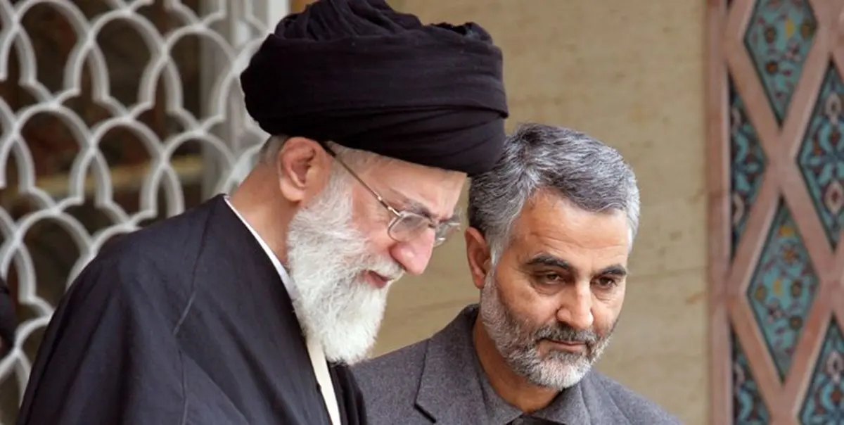 رهبر انقلاب بر پیکر شهید سپهبد سلیمانی و همرزمانش اقامه نماز می کنند