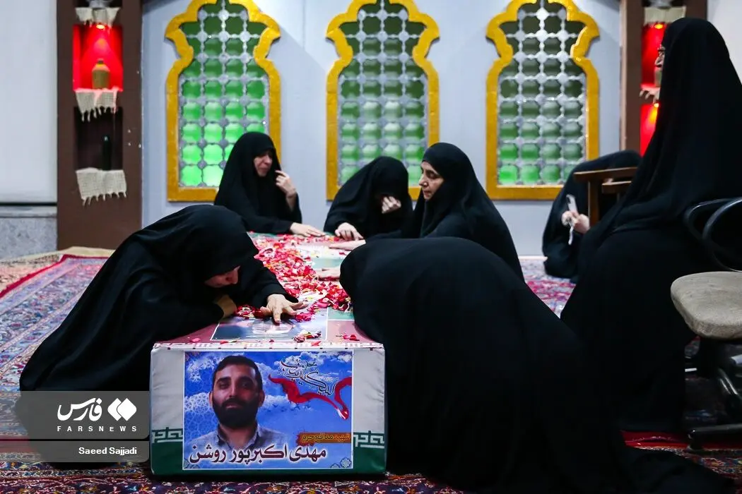وداع با پیکر شهید مهدی اکبرپور روشن/گزارش تصویی