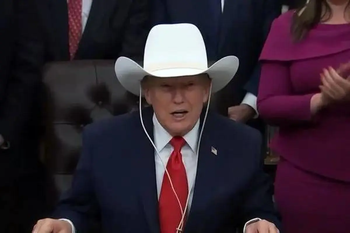 ترامپ با کلاه گاوچرانی/فیلم