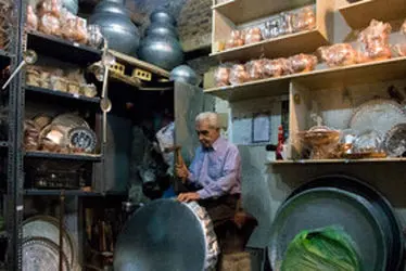 شاغلان بالای ۸۰ سال عاشق حرفه و کار خود هستند!