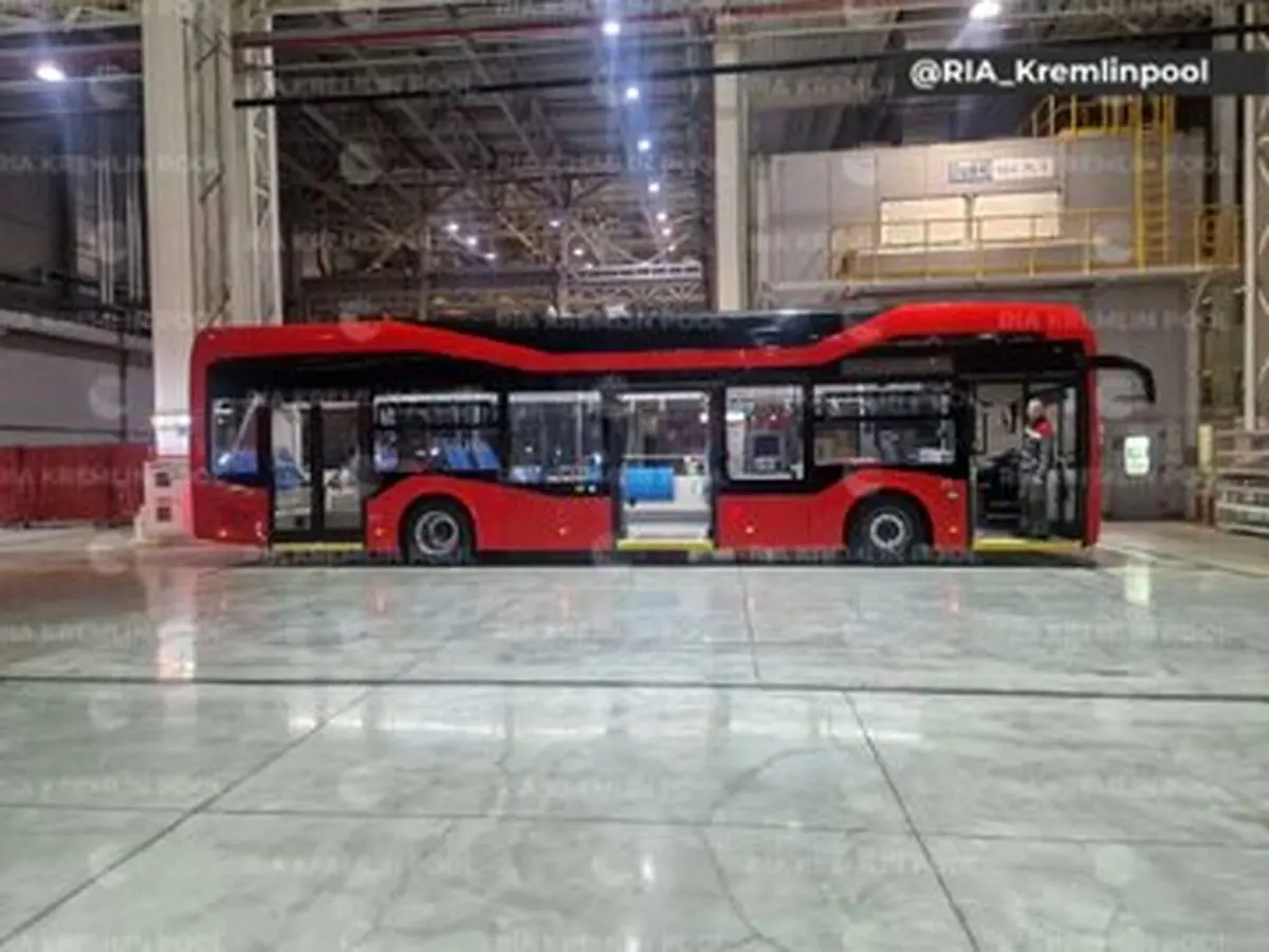 پوتین راننده اتوبوس شد!+عکس