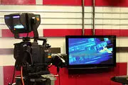 حرکت ناخوشایند خانم مجری در برنامه زنده! /فیلم
