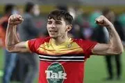 احمد زاده فولاد را محکوم کرد
