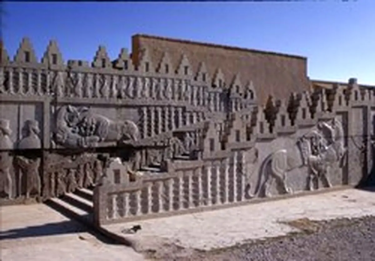 ماجرای آب در کف کاخ آپادانا +عکس