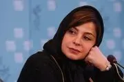 قاب دونفره سیما تیرانداز و بازیگر زن روی صحنه تئاتر