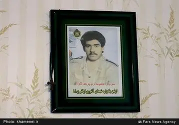دیدار رهبر انقلاب اسلامی با خانواده‌ شهید آشوری