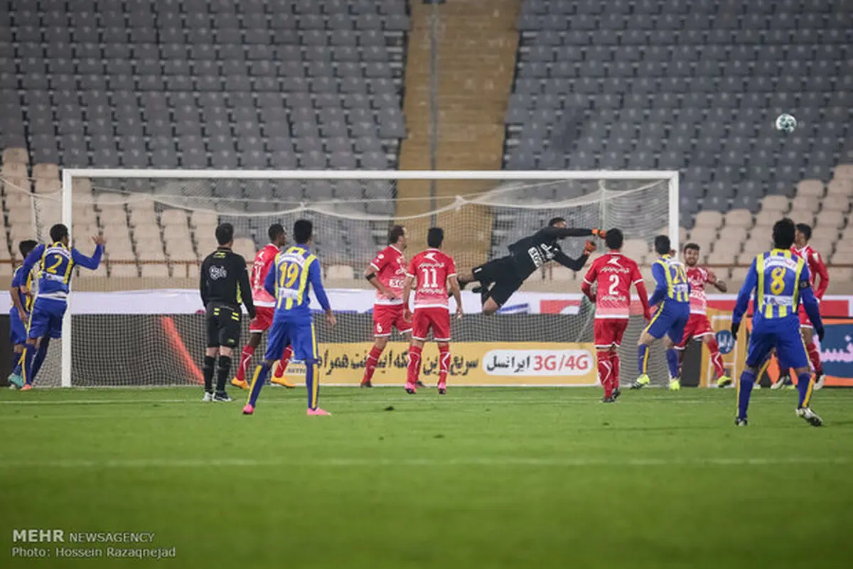 ستاره پرسپولیسی که فانوس هم نیست!