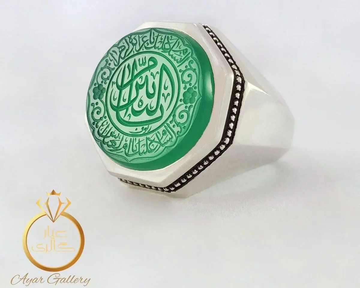 حکاکی های ممتاز ایرانی روی سنگ عقیق در گالری هنری عیار
