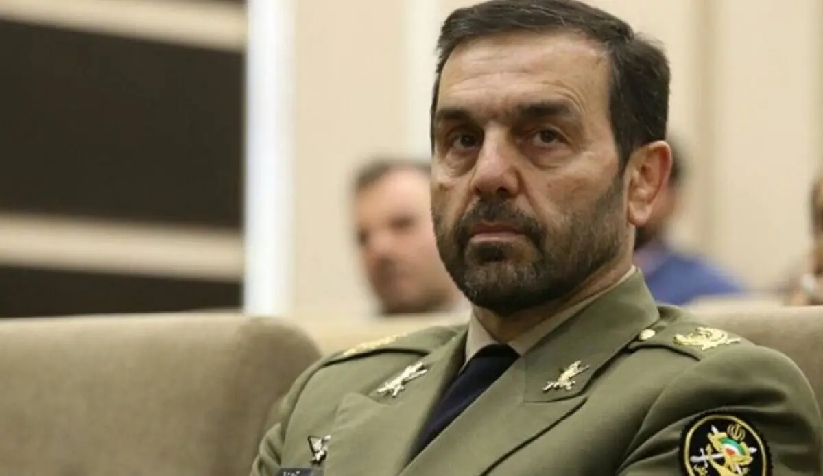اعطای نشان فداکاری ارتش به شهید سلیمانی 