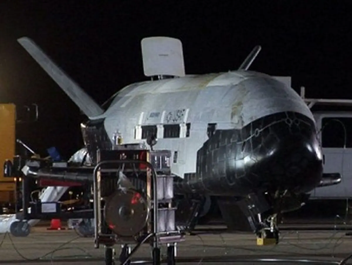 Secret Military Mini - shuttle Lands in California