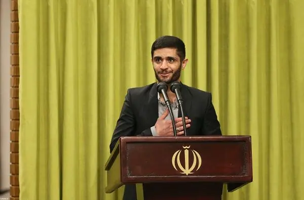 دیدار مداحان و شاعران اهل بیت‌(ع) با مقام معظم رهبری/گزارش تصویری