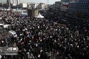 خروش تهرانی ها در میدان انقلاب تهران برای محکومیت اغتشاش