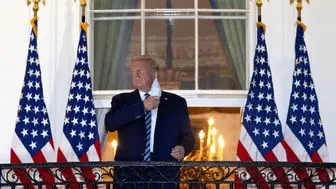 ترامپ به محض ورود به کاخ سفید ماسکش را برداشت