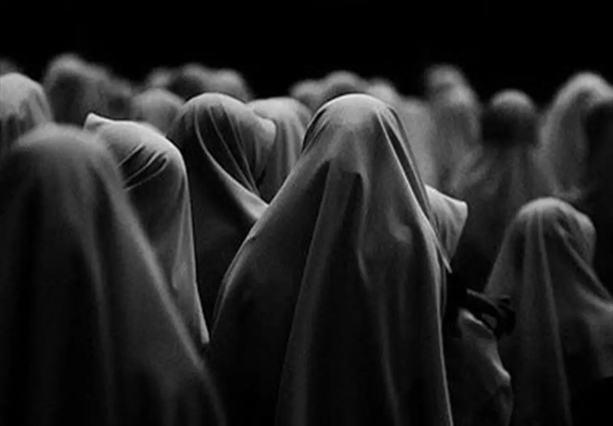 آیا چادر مشکی باعث افسردگی می‌شود؟