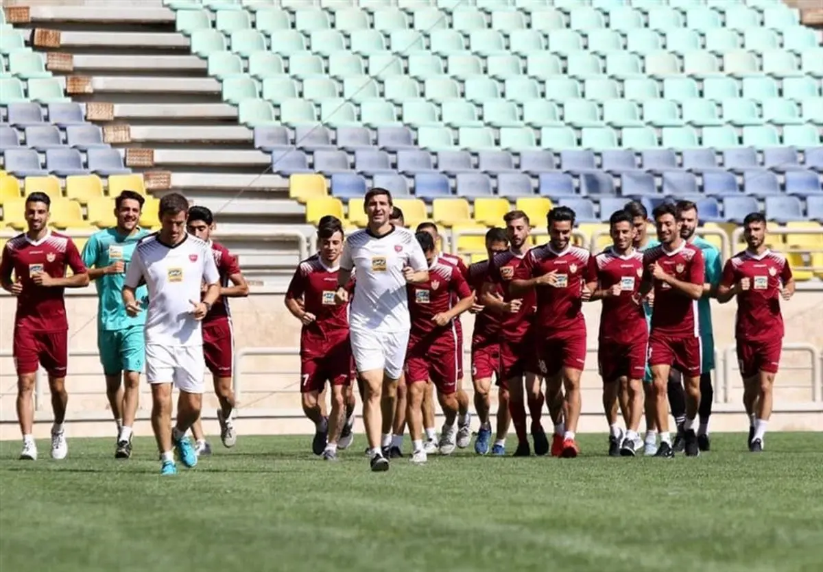 بازدید دستیار فنی و بدنساز پرسپولیس از امکانات ورزشگاه درفشیفر