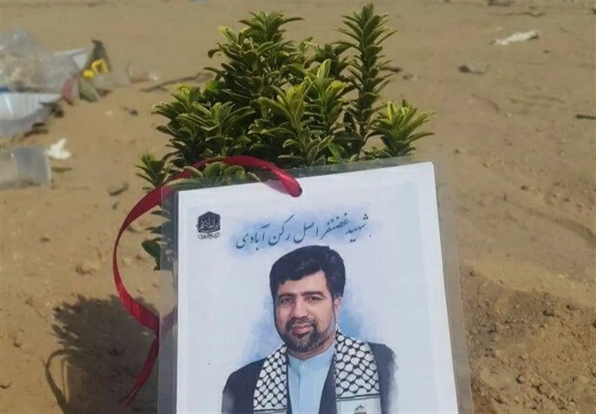 خداحافظی با ریزگردها با کاشت درخت در مسیر پیاده‌روی اربعین