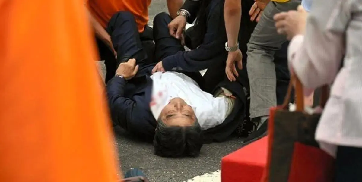 قاتل و شینزو آبه در یک قاب +عکس