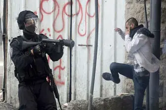 یورش نیروهای صهیونیستی به کرانه باختری و بازداشت فلسطینی ها

