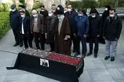  فیلم اقامه نماز رهبر انقلاب بر پیکر  دکتر عباس شیبانی