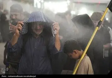 زائران اربعین حسینی در گرمای ۴۷ درجه