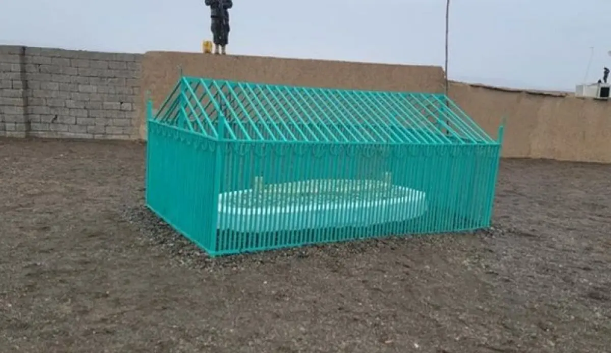 مقبره بنیانگذار طالبان رونمایی شد