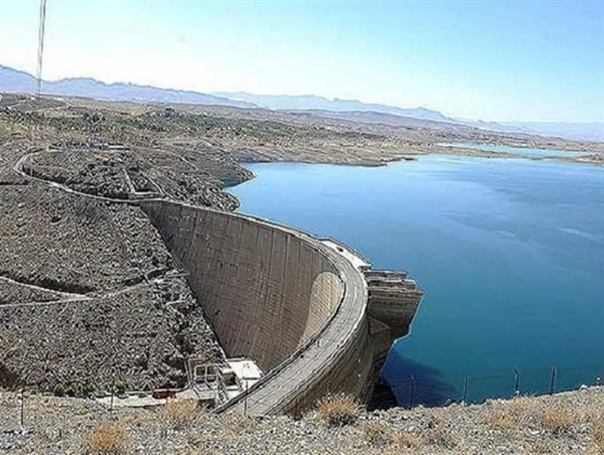 امروز دریچه های سدّ زاینده رود بسته می شود
