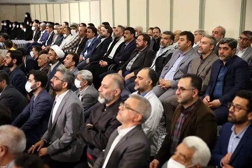 جمعی از کارگران با رهبر معظم انقلاب دیدار کردند/گزارش تصویری
