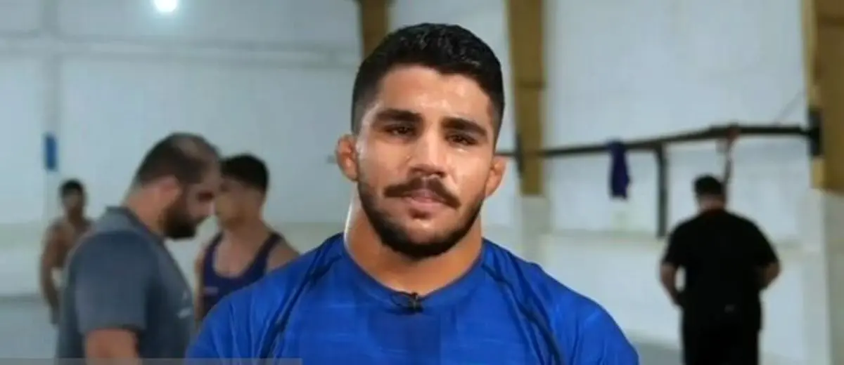 غلامرضا فرخی در مسابقات کشتی فرنگی نقره گرفت