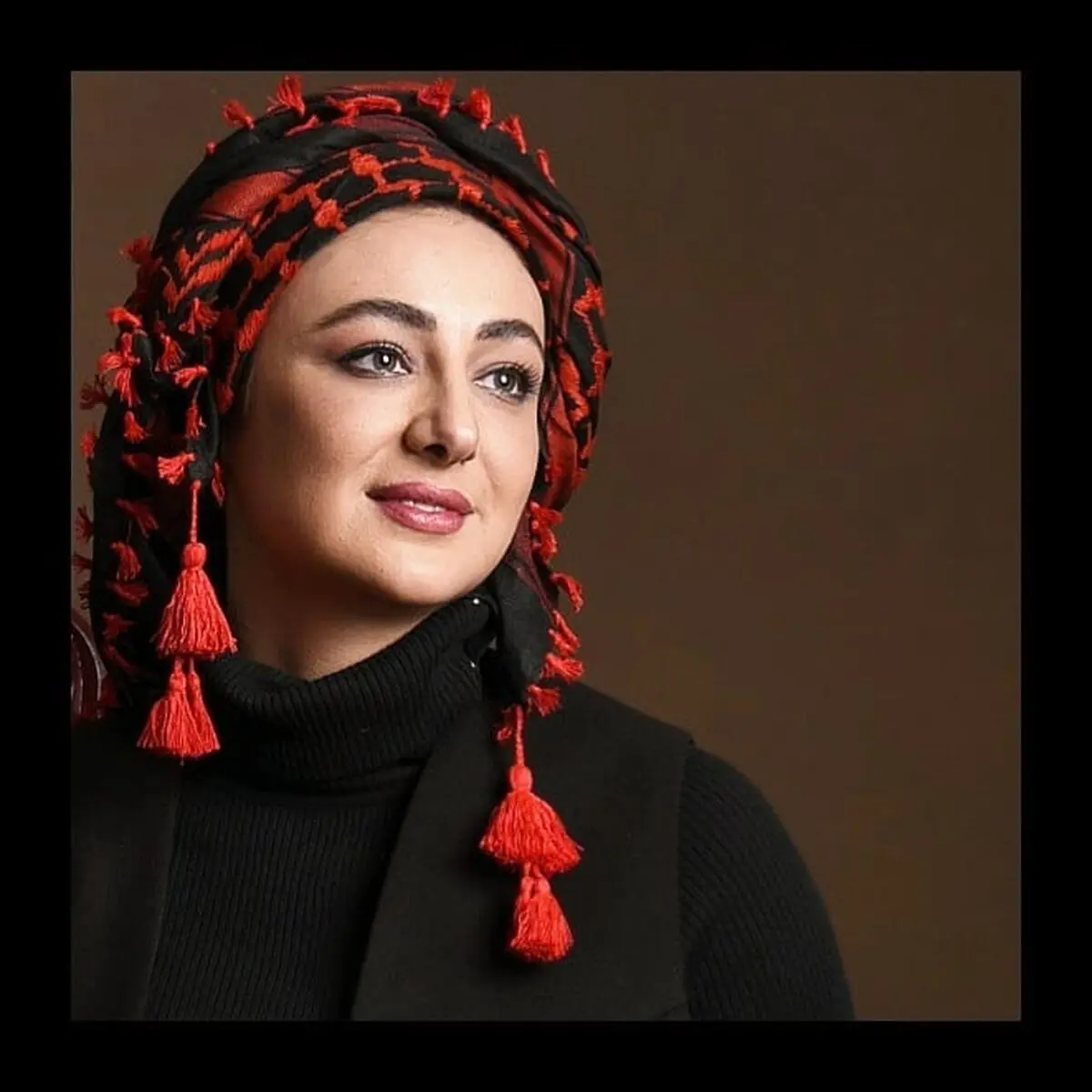 «ویدا جوان» در شمایل دختران دهه شصتی/ عکس