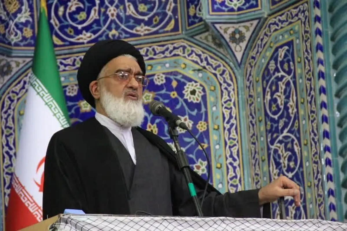 امام جمعه قم: ملت ایران با مردم آمریکا مشکلی ندارند