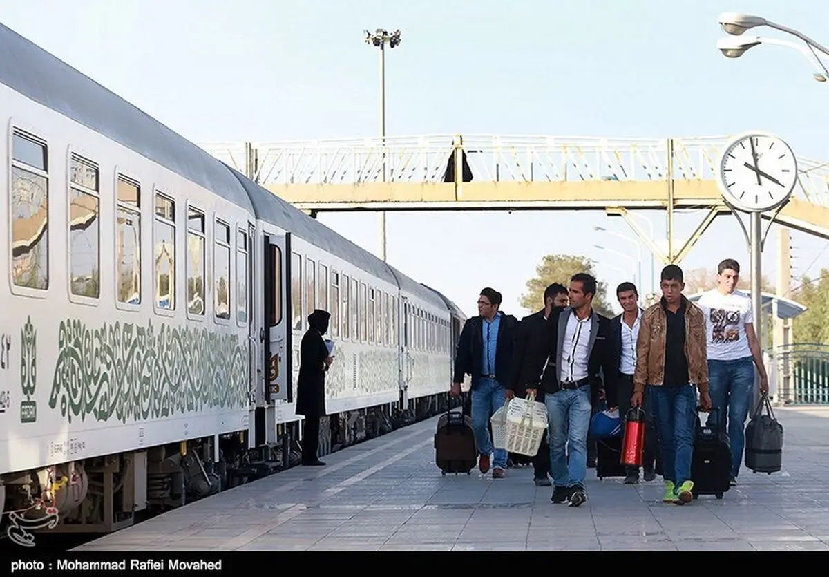 
حمل‌ و نقل بار در راه‌آهن شمال شرق بیش از ۱۶۳ درصد افزایش
یافت
