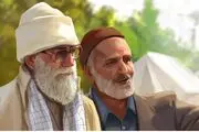 فاصله «غیر رسمی» از چهره رسمی رهبر انقلاب