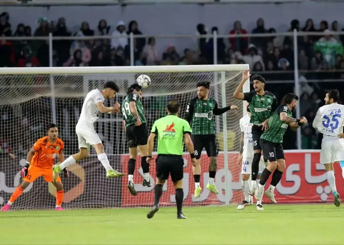 احمد محمدی داور جنجالی فوتبال ایران صدای پرسپولیسی‌ها را درآورد
