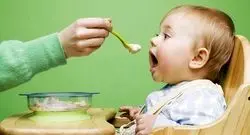 غذاهای کمکی به نوزاد بعد از شش ماهگی