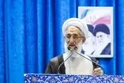عکس/ کاظم صدیقی اسلحه به دست شد