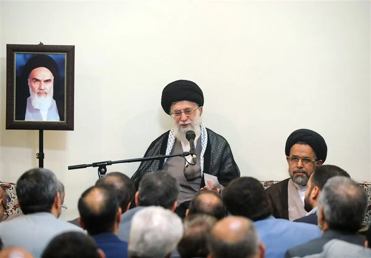 رهبر انقلاب:جهت‌گیری‌های انقلاب باید به طور کامل در وزارت اطلاعات حفظ شود