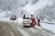 بارش برف و باران در ١٩ جاده کشور/ ترافیک در آزادراه قزوین - کرج سنگین است