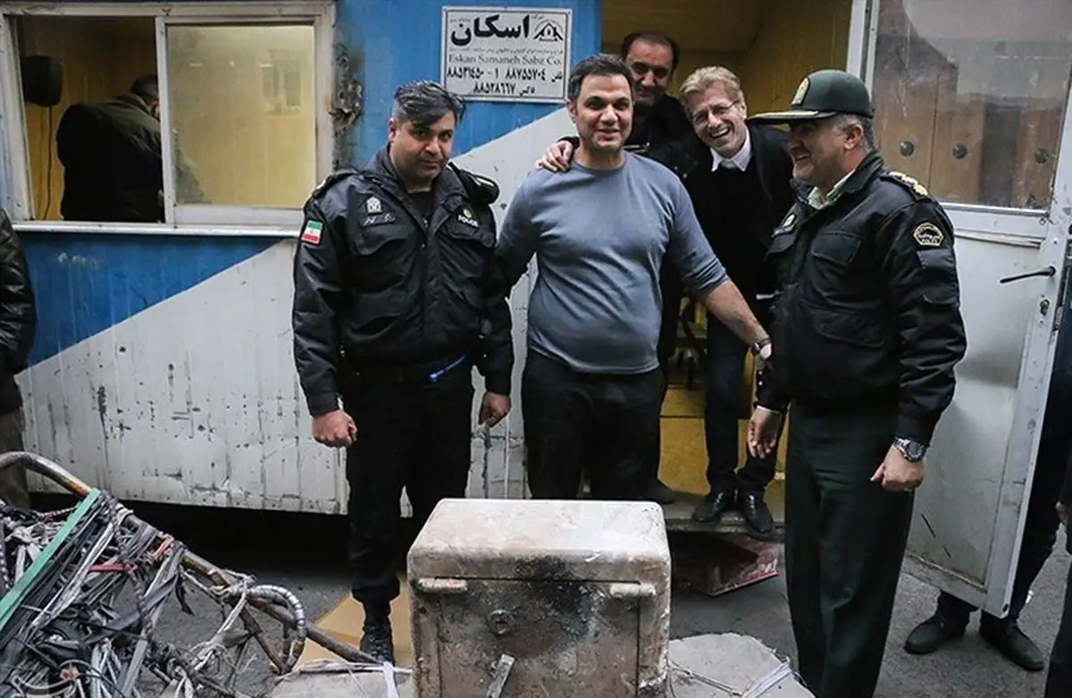 گاوصندوق خارج شده از پلاسکو تحویل پلیس شد