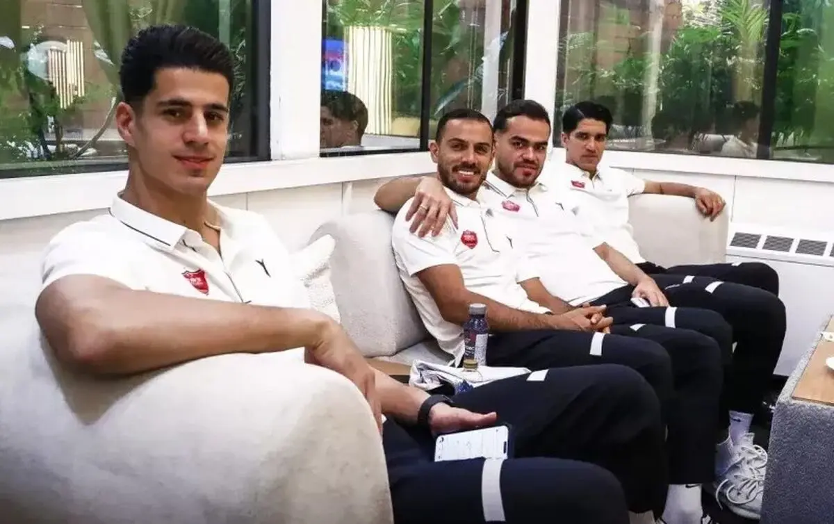 کاروان پرسپولیس راهی سیرجان شد+ عکس