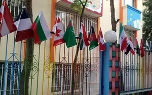 مدرسه‌ای مختلط در مشهد