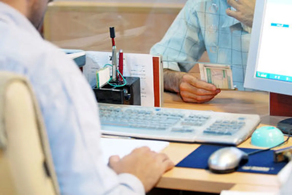 بار سنگین دستمزد کارکنان دولت بر بودجه