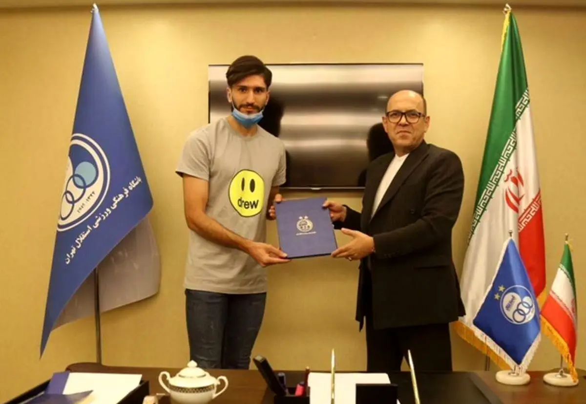 مدافع استقلال برای 3 فصل دیگر قراردادش را تمدید کرد