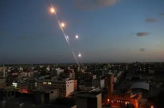 پدافند هوایی سوریه دو موشک را منهدم کرد