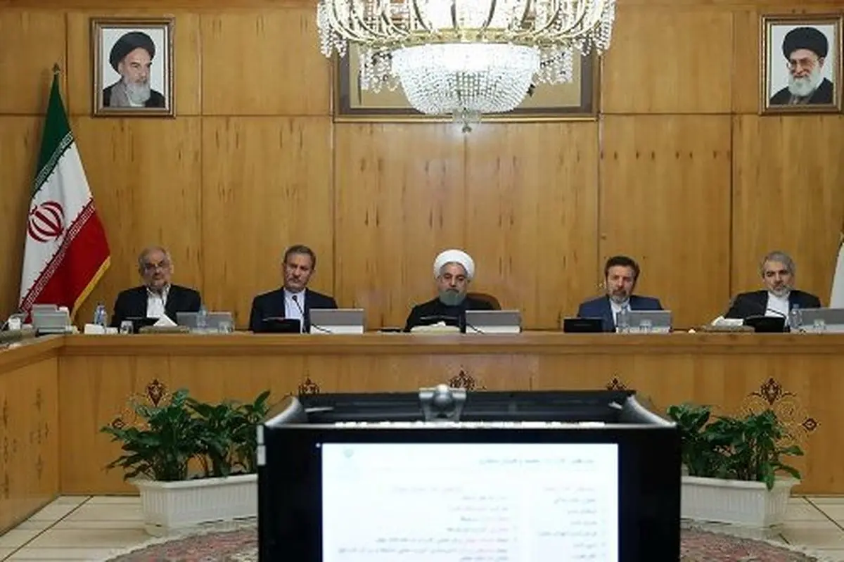 روحانی: نباید در توسعه فضای مجازی از جهان عقب ماند