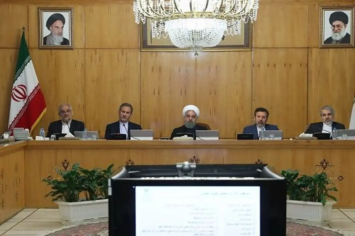 روحانی: نباید در توسعه فضای مجازی از جهان عقب ماند