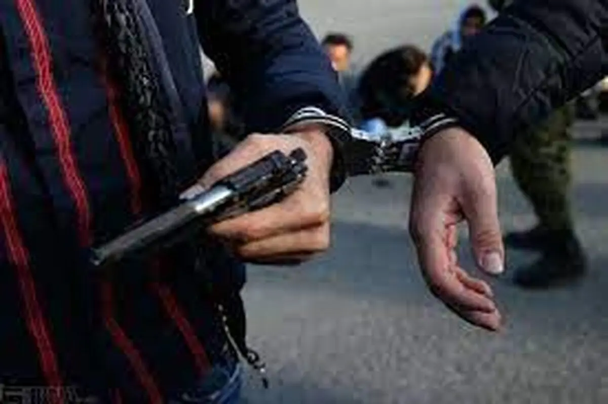 در تعقیب‌و‌گریز مرکز تهران؛ سارق مسلح دستگیر شد