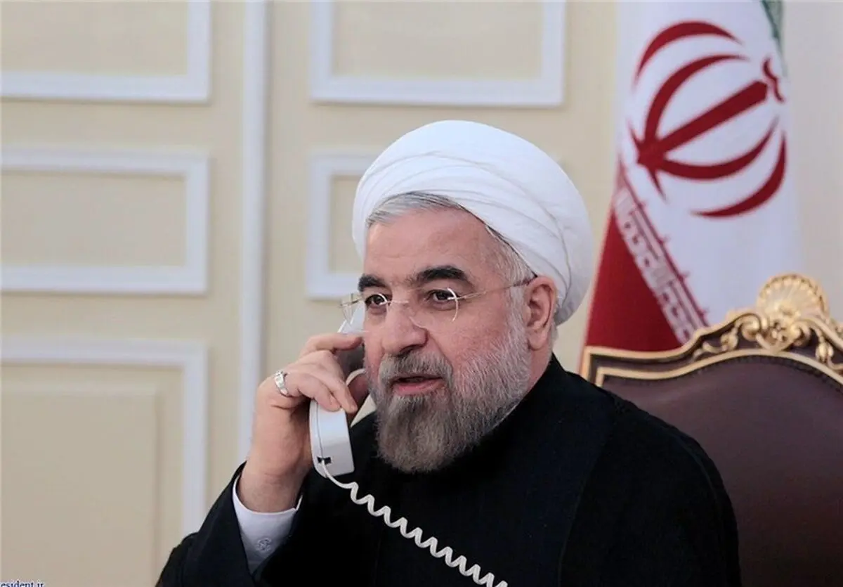روحانی فرا رسیدن سال ۱۳۹۵ را به رهبر انقلاب تبریک گفت