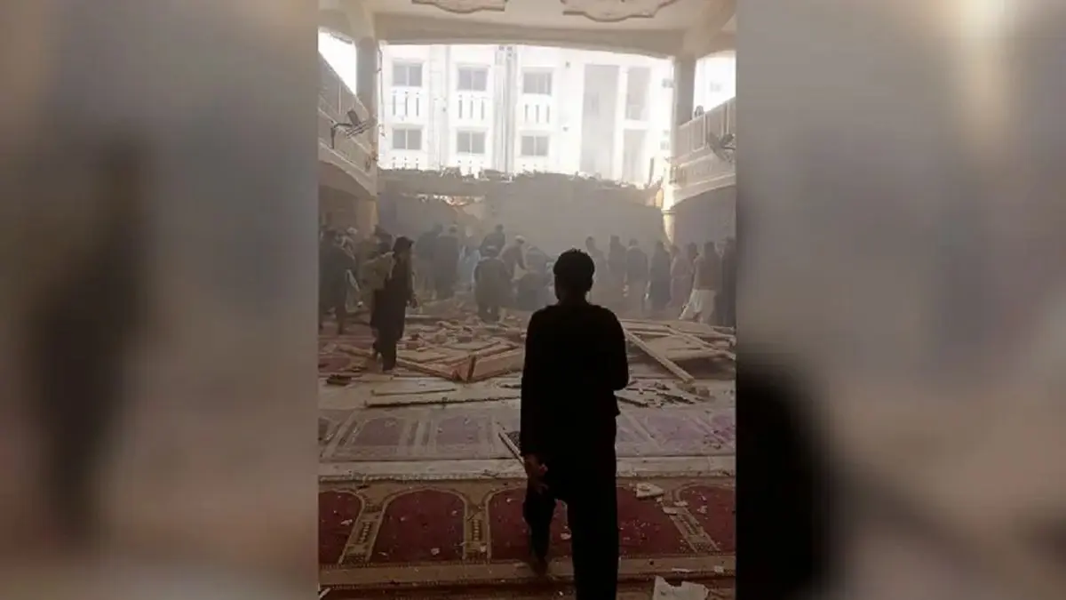 
انفجار مسجد شیعیان پاکستان ۸۰ کشته و زخمی برجا گذاشت
